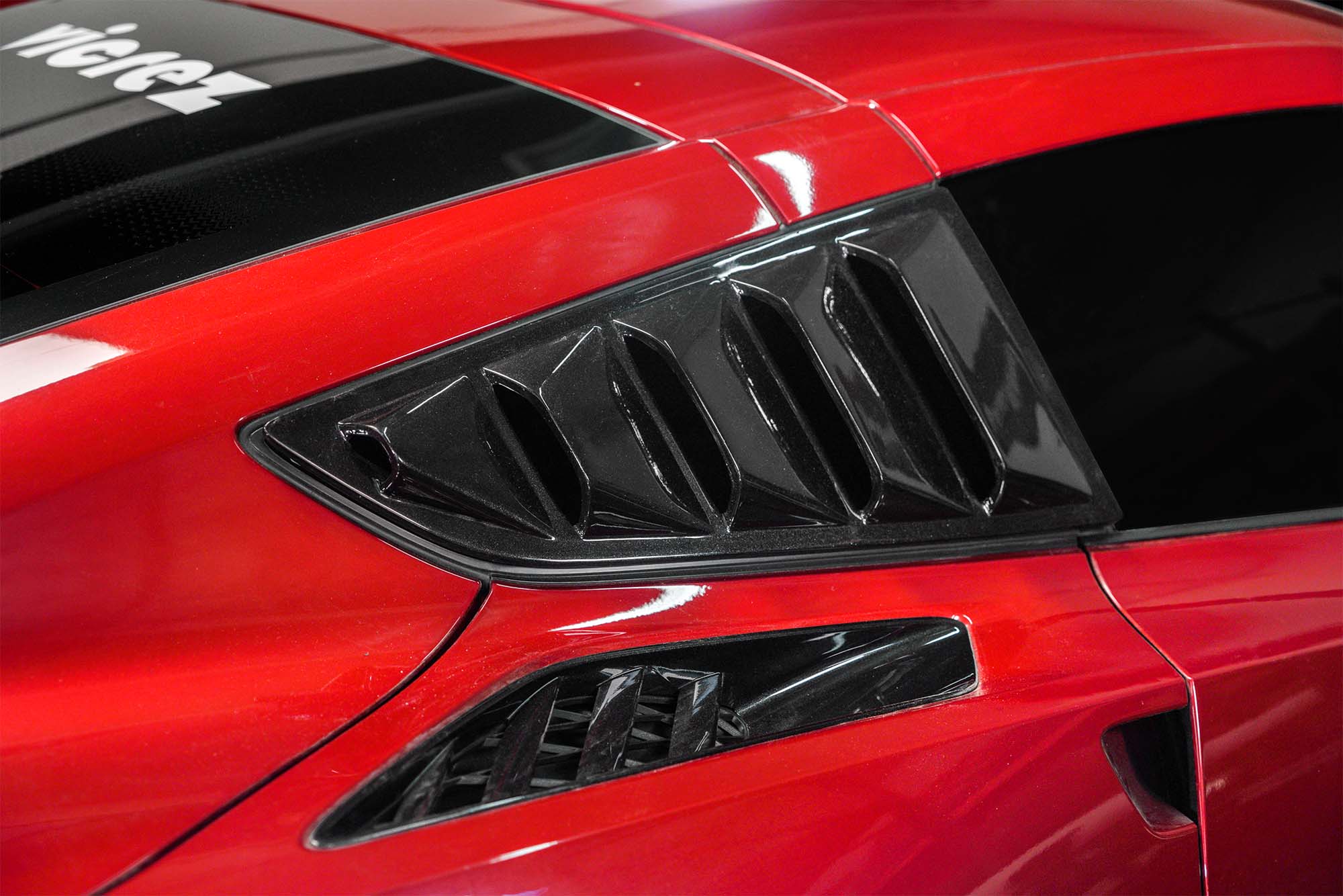 Vicrez LV Style Quarter Window Louvers vz100956 | Chevrolet Corvette C7 2014-2019
